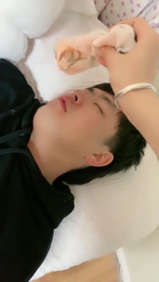 【罗宾】旗袍装臭袜叫小狗起床日常伺候/骑马/踩踏/提档 bf11548_HD绳艺资源