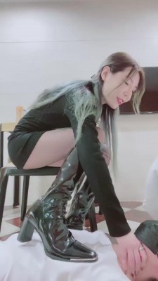 图片[2]_【陈甜女蒂】开发奴舔脚/掐脖子专场 bf8233_HD绳艺资源