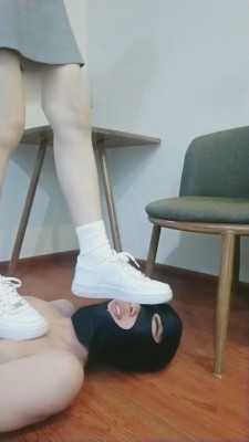 图片[2]_【晨希】小白鞋棉袜玩弄18岁小贱狗 bf5702_HD绳艺资源