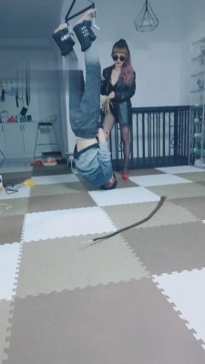 图片[5]_【就是喜欢玩啊】脑袋会不会被踩扁 bf5337_HD绳艺资源