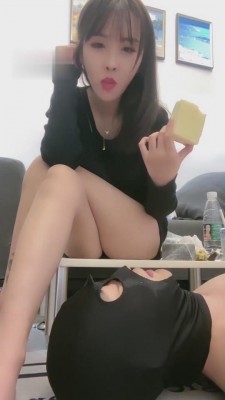 图片[8]_【路子鸭】咀嚼喂食裸足/喂食脚踩食物 bf5392_HD绳艺资源