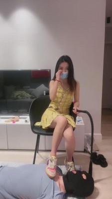 图片[2]_【子颜】运动鞋白棉袜全体重踩狗 bf12231_HD绳艺资源