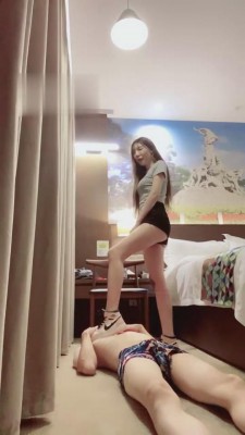 图片[2]_【陈甜女蒂】开发素人玩踩踏各种虐 bf2158_HD绳艺资源