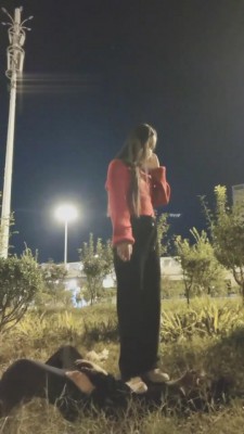图片[2]_【猫神大人】精神小妹户外虐路人 bf2571_HD绳艺资源