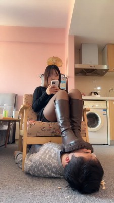 图片[6]_【年华S】素人长靴碾压狗/踩踏喂食 bf23929_HD绳艺资源