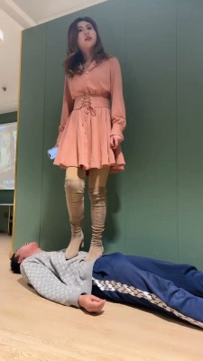 图片[3]_【年华S】网红素人主播长靴肉丝全体重踩踏 bf24012_HD绳艺资源