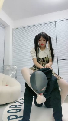 图片[3]_【茜茜】03年学生妹入圈-白丝塞嘴/训练/骑马转胯 bf24255_HD绳艺资源
