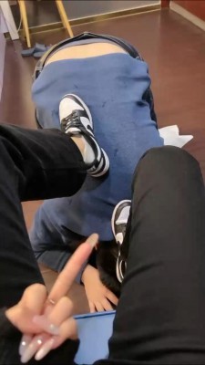 【叫叫sama】学生S运动鞋+白袜+丝袜气味羞辱 bf24401_HD绳艺资源