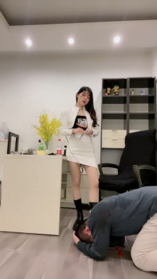 图片[6]_【狐狸女皇】高颜值车模S全程高能暴揍输出/吃烟灰【双视角版】bf24575_HD绳艺资源