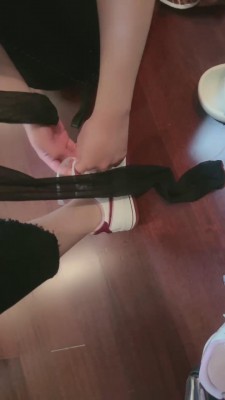 图片[3]_【桃幼幼】裸足臭脚踩地毯 bf24516_HD绳艺资源