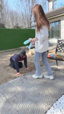图片[2]_【宸宸】白富美训练/圣水狂喷/耳光/强迫吃泥土 bf24666_HD绳艺资源