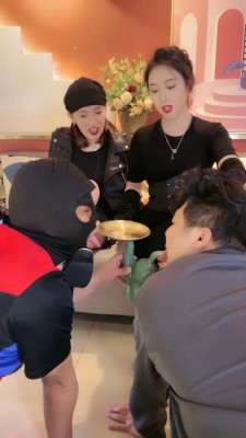 图片[4]_【鑫儿教头】双奴争宠吃口水/全体重踩踏【双视角版】 bf24803_HD绳艺资源