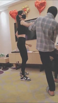【美娜格格】瑜伽教练挑战-强迫吃白袜 bf25185_HD绳艺资源