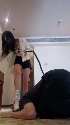 图片[3]_【00后十言】运动鞋踩狗头/训练/全体重踩踏 bf25707_HD绳艺资源