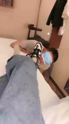 图片[2]_【晚晚公主】AJ小姐姐开发狗舔脏鞋底/踩背 bf26083_HD绳艺资源