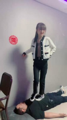 图片[2]_【精神小妹】6S素人学生-全体重踩踏-运动鞋+棉袜 bf26040_HD绳艺资源