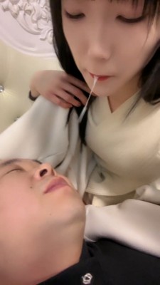 图片[2]_【文文】吐口水艺术吞咽专场 bf26020_HD绳艺资源