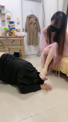 图片[2]_套路直播视频【美娜格格】纱裙女神连环耳光高难度挑战调/浓痰吐狗脸【双视角版】 bf26451_HD绳艺资源