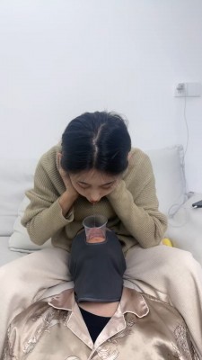 套路直播视频【狗哥】超强重口专场-口水+咀嚼物喂食/闻舔原味白袜 bf26386_HD绳艺资源