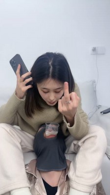 图片[7]_套路直播视频【狗哥】超强重口专场-口水+咀嚼物喂食/闻舔原味白袜 bf26386_HD绳艺资源