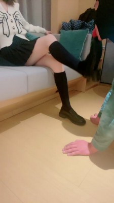 图片[3]_套路直播视频【晨希】及膝袜皮鞋闻舔/裸足全体重踩 bf26222_HD绳艺资源