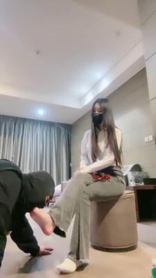 图片[8]_【猫神大人】人体擦鞋器-裸足狂舔-全体重踩踏 bf26795_HD绳艺资源