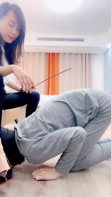 图片[6]_【杀杀】高跟马丁靴调狗舔/耳光/黑丝脚深喉sp/吃地上浓痰 bf26729_HD绳艺资源
