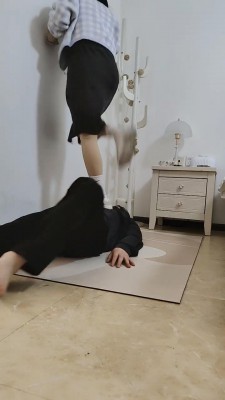 图片[4]_套路直播视频【阿喵】学生主高难度挑战耳光纯输出/蛇鞭狠抽/踩跺踢裆/强迫升水 bf26749_HD绳艺资源