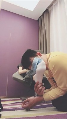 图片[2]_套路直播视频【美娜格格】运动鞋白棉袜挑战家奴【下】 bf26794_HD绳艺资源
