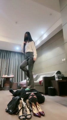 图片[3]_套路直播视频【猫神大人】人体擦鞋器-裸足狂舔-全体重踩踏 bf26795_HD绳艺资源