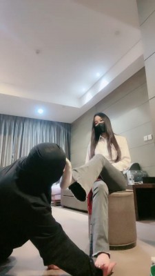 图片[9]_套路直播视频【猫神大人】人体擦鞋器-裸足狂舔-全体重踩踏 bf26795_HD绳艺资源