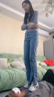 图片[8]_套路直播视频【艾莉】运动鞋重度提档-全体重踩踏 bf26799_HD绳艺资源