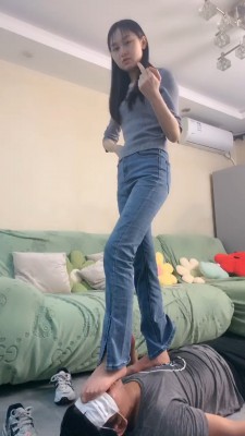 图片[12]_套路直播视频【艾莉】运动鞋重度提档-全体重踩踏 bf26799_HD绳艺资源