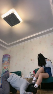 图片[9]_套路直播视频【榕S】御姐风S皮鞋白袜踩踏/气味羞辱/人体烟灰缸 bf26801_HD绳艺资源