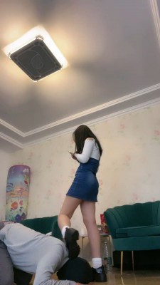 图片[11]_套路直播视频【榕S】御姐风S皮鞋白袜踩踏/气味羞辱/人体烟灰缸 bf26801_HD绳艺资源