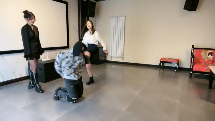 图片[4]_套路直播视频【宸宸】双S从室内到户外耳光高难度挑战踢踹贱狗【双视角版】 bf26727_HD绳艺资源