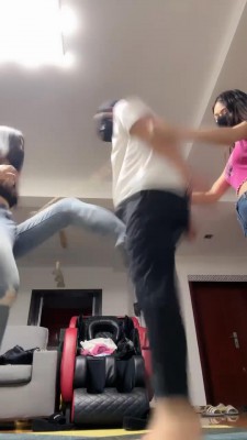 图片[3]_【苏州十三姨】双S牛仔裤高难度挑战踢裆虐废狗/手铐反绑/踹头 bf26559_HD绳艺资源