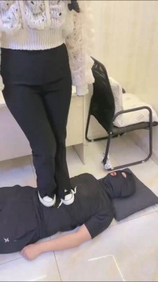 图片[6]_【凉爽S】舔脏鞋底+多双鞋全体重踩踏 bf26493_HD绳艺资源