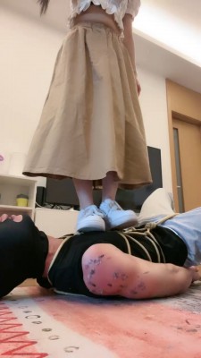 图片[6]_【奈奈生】白袜塞嘴重度刑-烟烫刻字/训练/耳光抽小白鞋踩 bf26898_HD绳艺资源