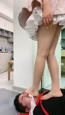 图片[10]_【麋鹿银儿】洛丽塔素人高跟白丝踩踏/裸足深喉吃袜子 bf26865_HD绳艺资源