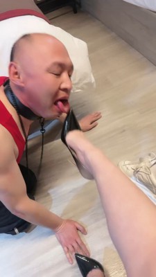 图片[2]_【羽珊】双S-脏小白鞋白袜+高跟裸足舔/转胯遛狗【双视角版】 bf27167_HD绳艺资源