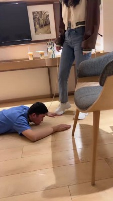 图片[8]_【槿一】女神小白鞋白棉袜碾压踩踏【双视角版】 bf27293_HD绳艺资源