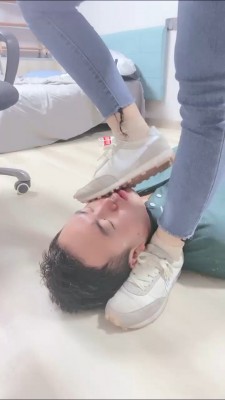 图片[10]_【小劳拉】运动鞋全体重踩踏/艺术喂食 bf27269_HD绳艺资源