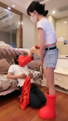 图片[3]_【高难度挑战美学】女神的有氧运动/重型橡胶靴狠跺踩头/鞭刑踢踹 bf27411_HD绳艺资源