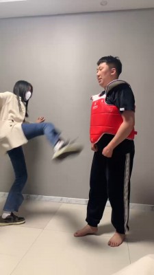 图片[9]_【精神小妹】4S素人学生高难度挑战踢踹/非人虐打/转胯踩踏 bf27267_HD绳艺资源