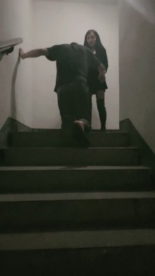 【傲雪】深夜楼道遛狗 bf27194_HD绳艺资源