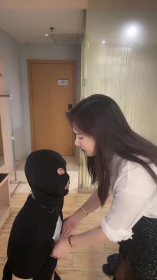 图片[2]_【少女S】御姐范黑丝高跟踩踏/骑马钻胯【续集】 bf27580_HD绳艺资源