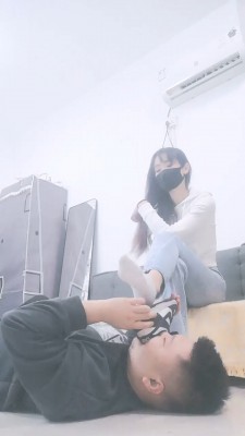 图片[4]_【美娜格格】人体蹦床-运动鞋白棉袜踩踏【双视角版】 bf27820_HD绳艺资源