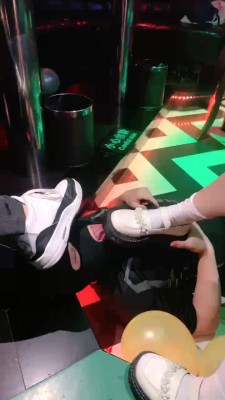 图片[7]_【绝美双主S】双主KTV运动鞋踩狗 bf27901_HD绳艺资源