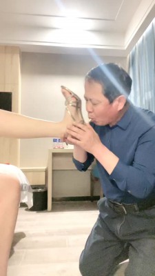 【茶茶】高跟裸足舔/耳光抽/鞋底踩/插嘴 bf28276_HD绳艺资源